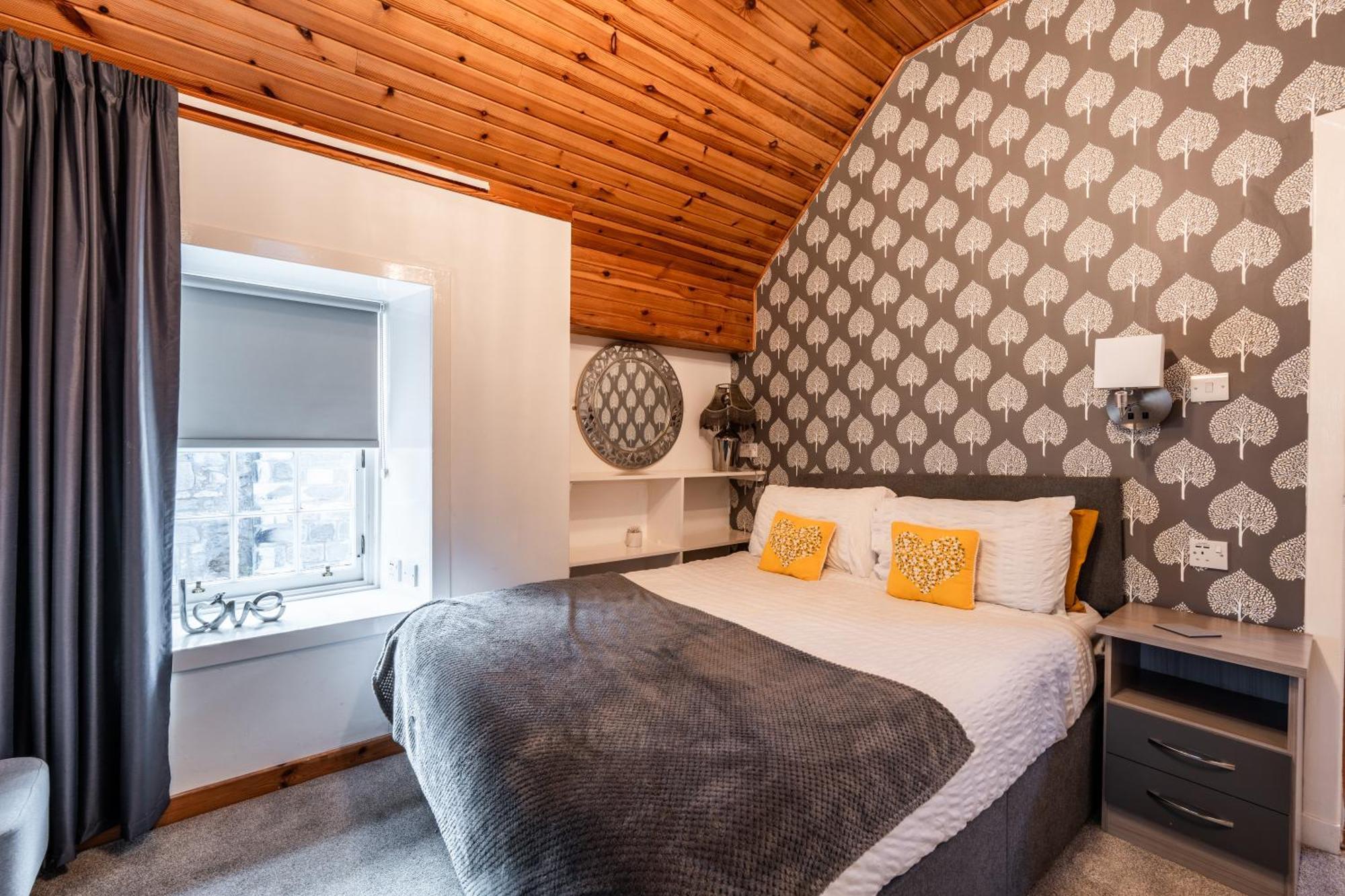 Whinstone Holiday Home In Falkland - Sleeps 8 Екстериор снимка