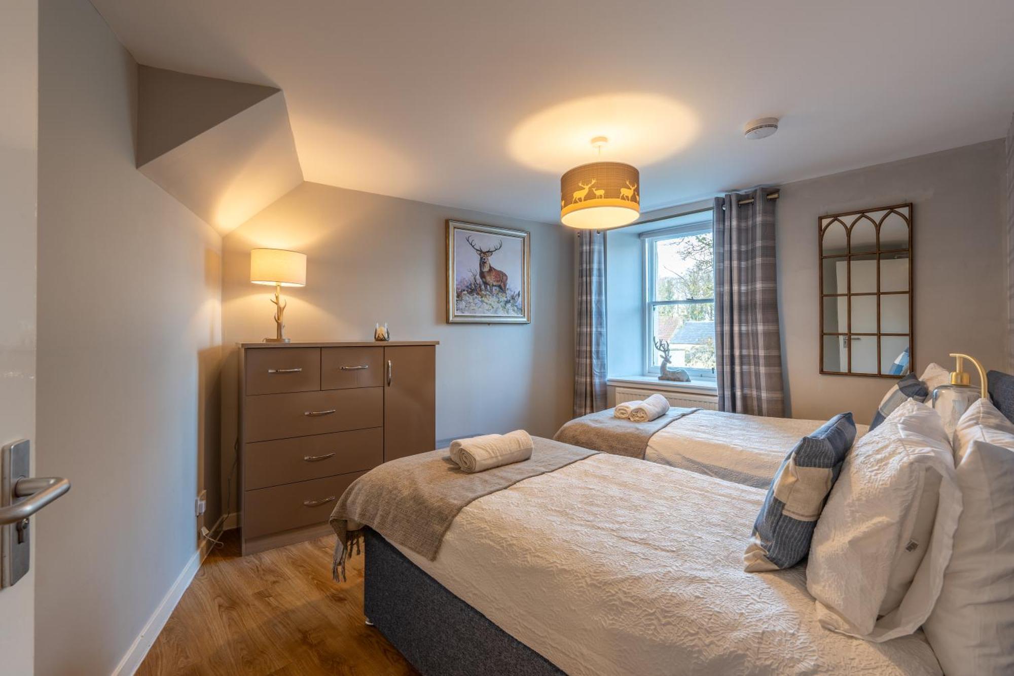 Whinstone Holiday Home In Falkland - Sleeps 8 Екстериор снимка