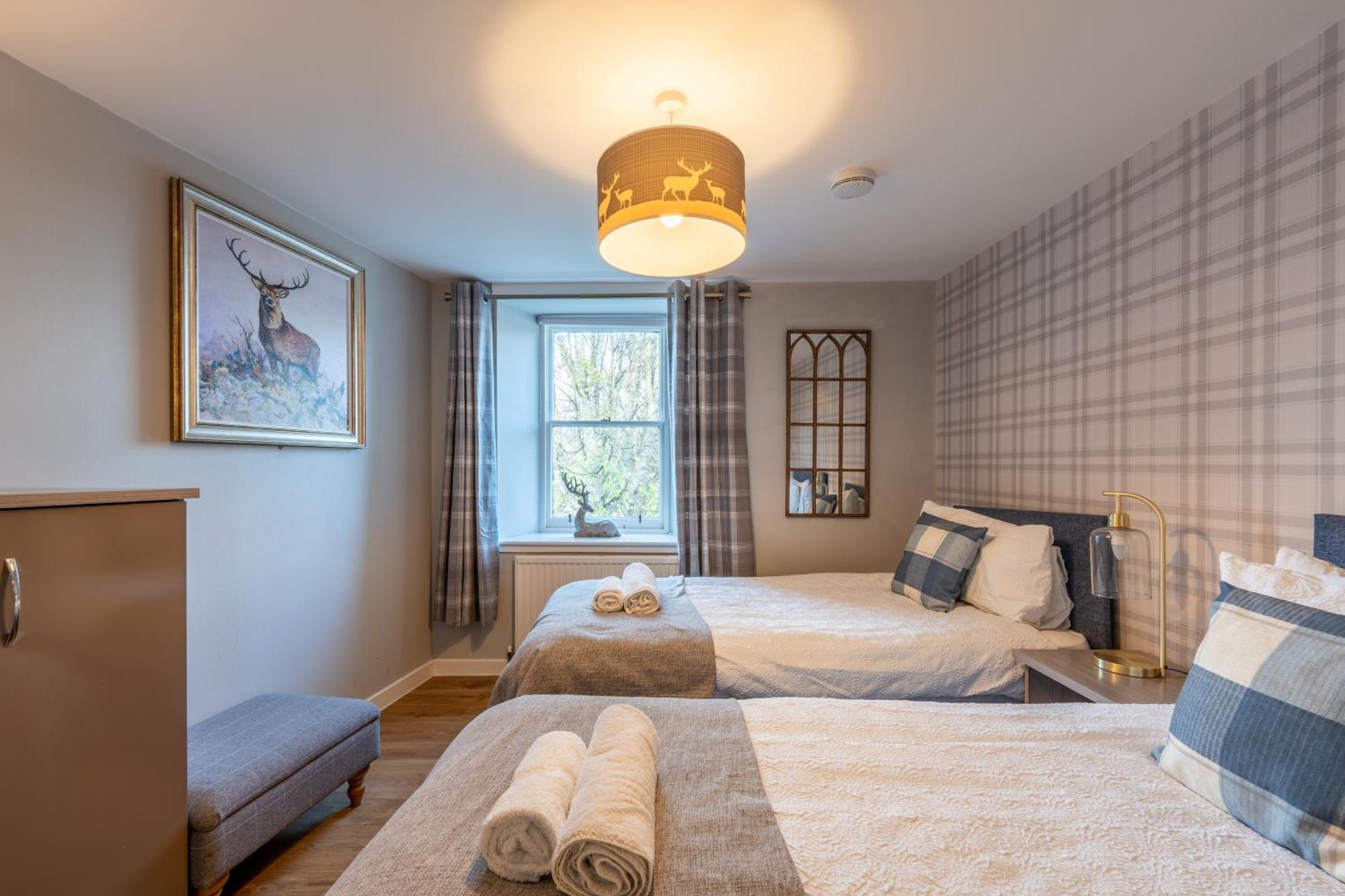 Whinstone Holiday Home In Falkland - Sleeps 8 Екстериор снимка